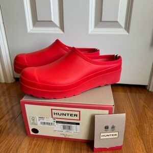 NEW HUNTER Original Play Clog Red Women’s Size 10
